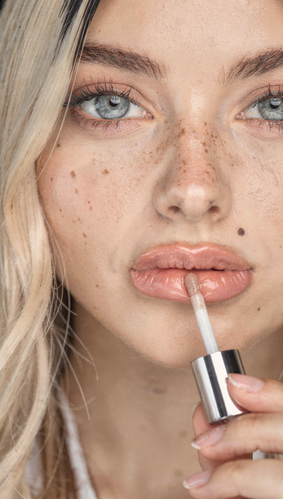 What Is a Virtual Influencer and How Do They Work?